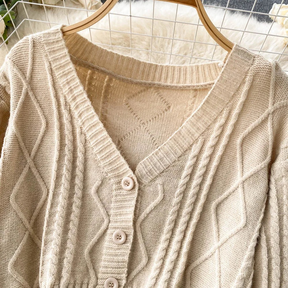 Cyra Premium Woolen Sweater Set In Beige